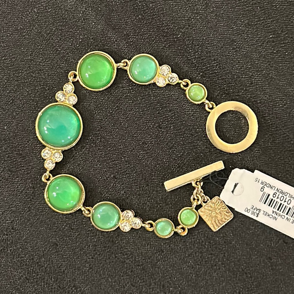 Anne Klein Green & Gold Bracelet. NEW